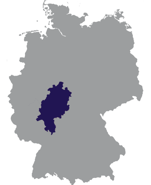 Landkaart Duitsland grijs met deelstaat Hessen donkerblauw op transparante achtergrond - 600 * 733 pixels